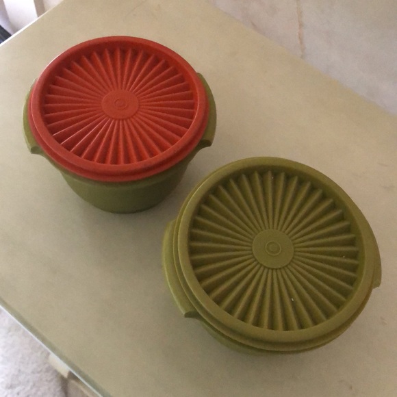 Vintage Tupperware mismatched covered storage bowls - Picture 7 of 12